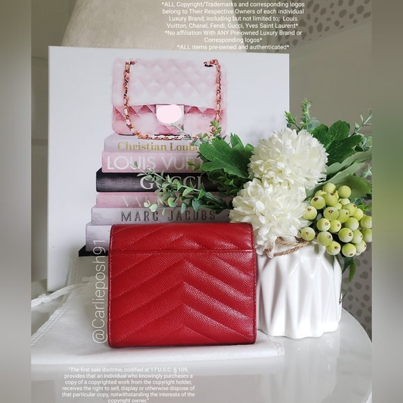 **SOLD** Authentic Pre-owned Yves Saint Laurent Grain De Poudre Compact Wallet - Picture 2 of 16